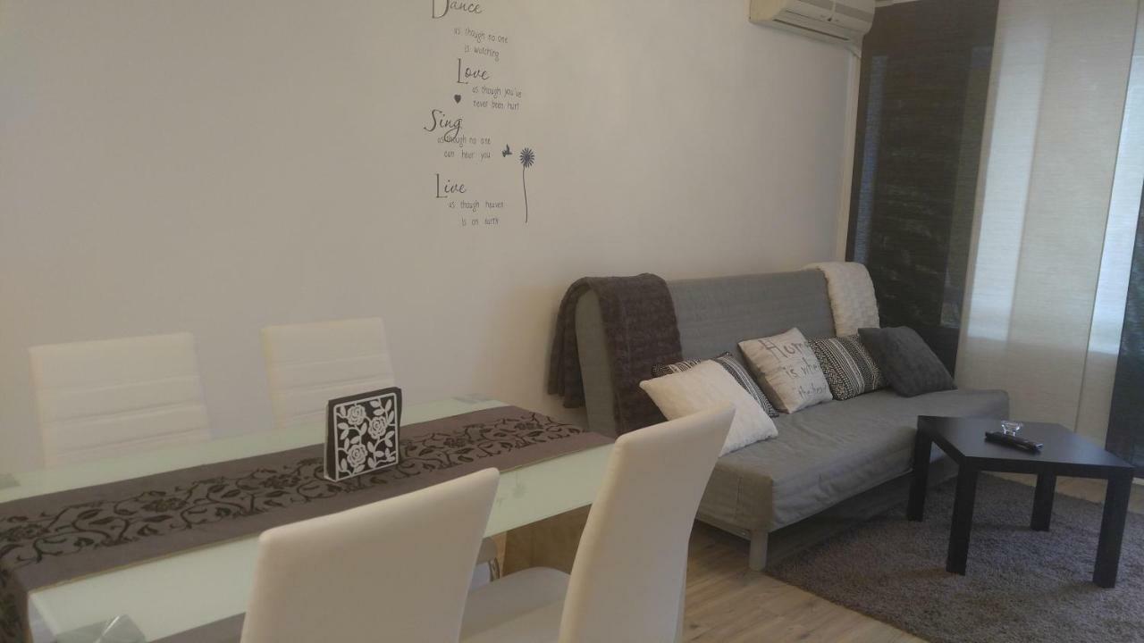 Modern Apartment Sofia Center Buitenkant foto