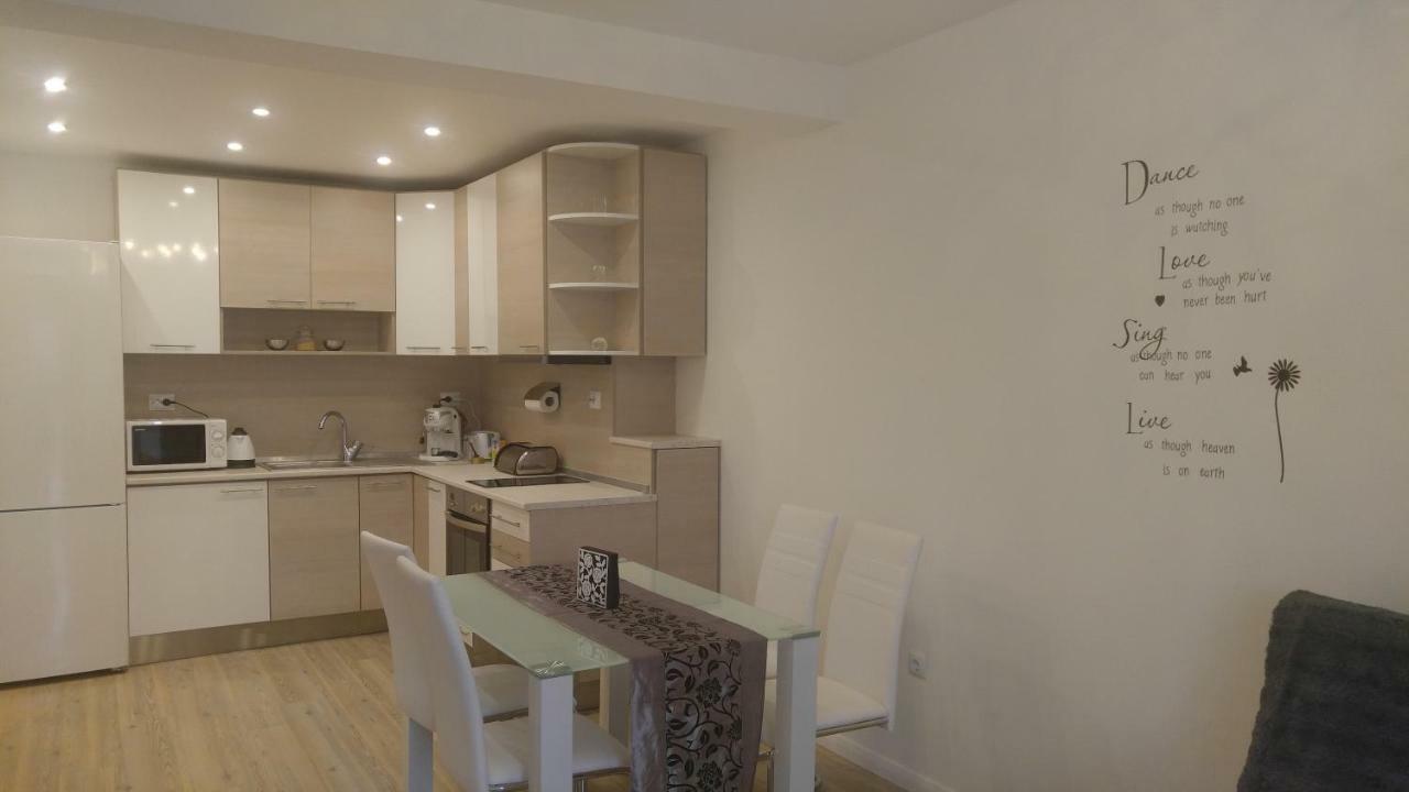 Modern Apartment Sofia Center Buitenkant foto